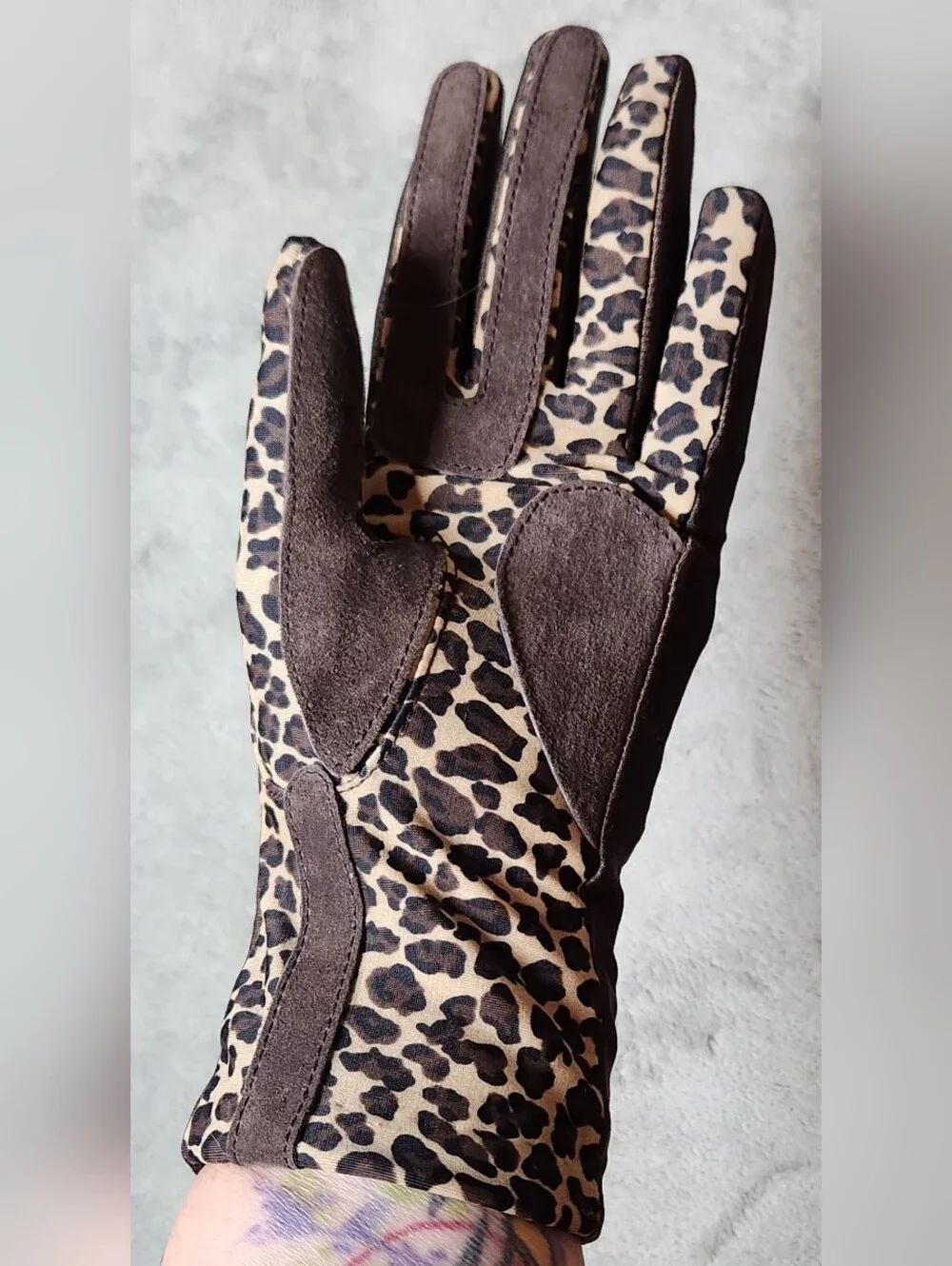 Women's Leaopard Print Brown Faux Suede & Lycra Trim Gloves One Size